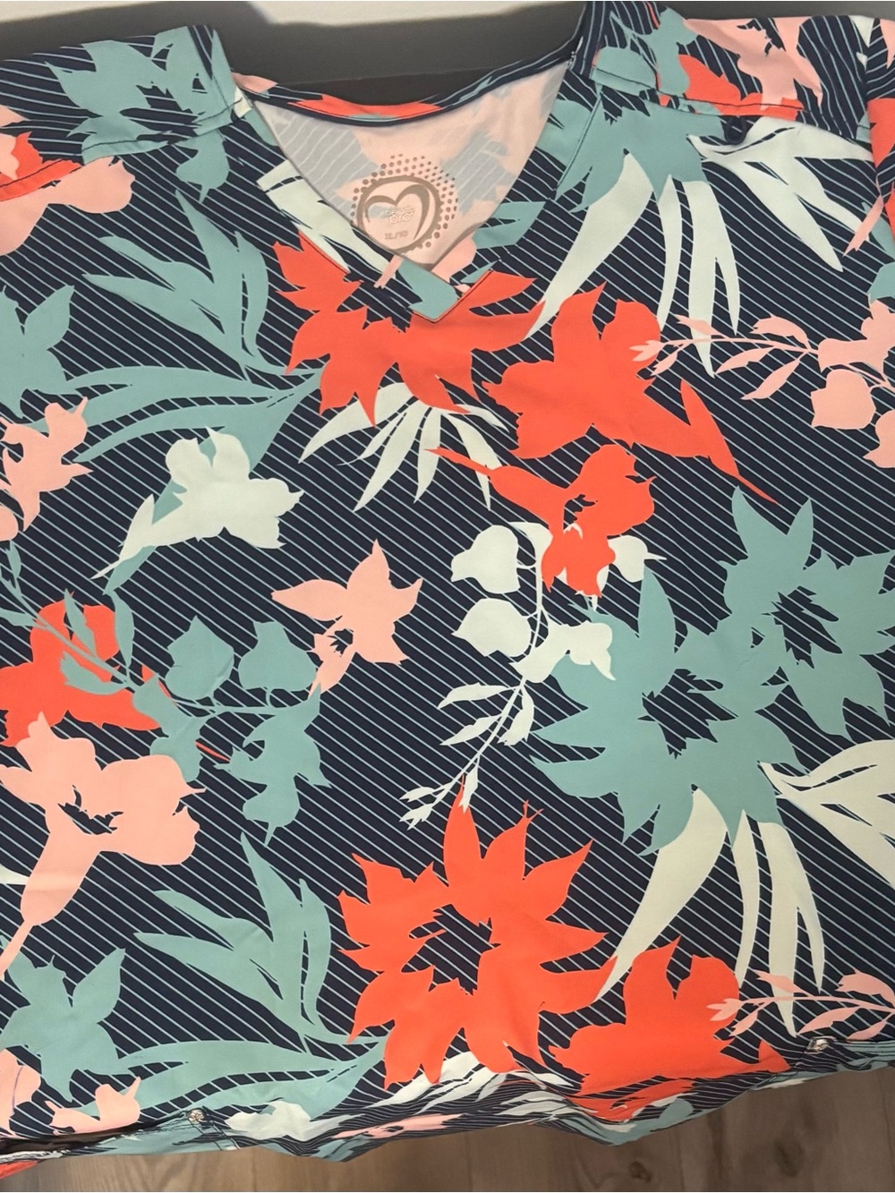 HealthPro Pattern Scrub Top - Picture 3 of 4